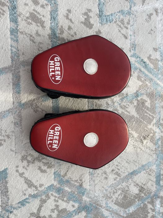 Продам Оригинальные лапы . коженные для бокса