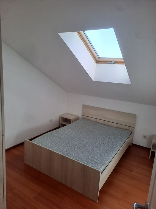 Închiriez apartament 3 camere