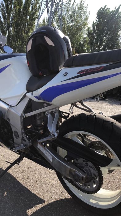 Motocicleta GSXR600 (2002 injectie)