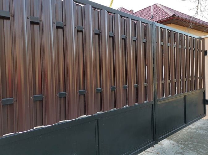 Garduri și porți la comanda clientului