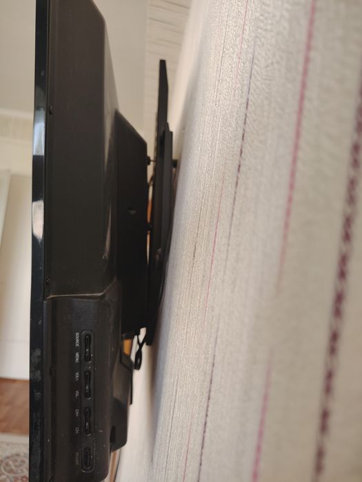 Телевизор Elenberg на запчасти