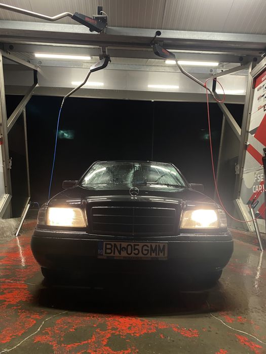 Mercedes Benz ( 2x Merț uri la prețul afisat)