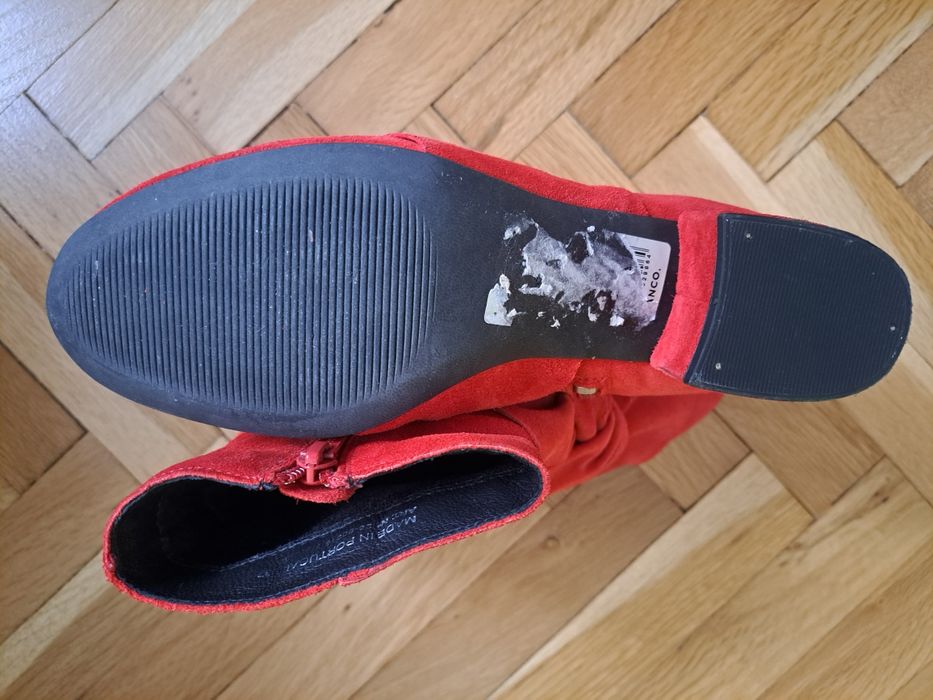 Кожени червени боти