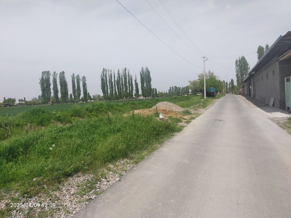 Уй,ховли сотилади Кирсадак махаллясида