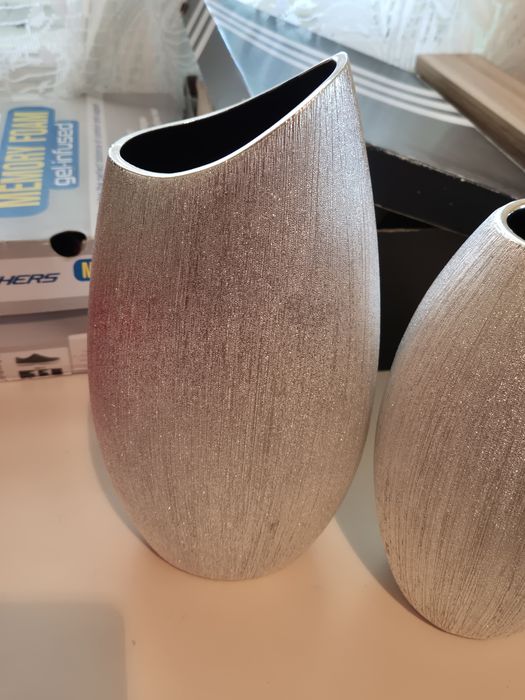 Vaze flori ornamente