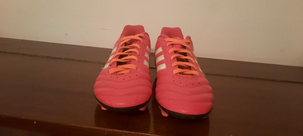 НАМАЛЕНИ! Детски футболни обувки ( бутонки ) Adidas