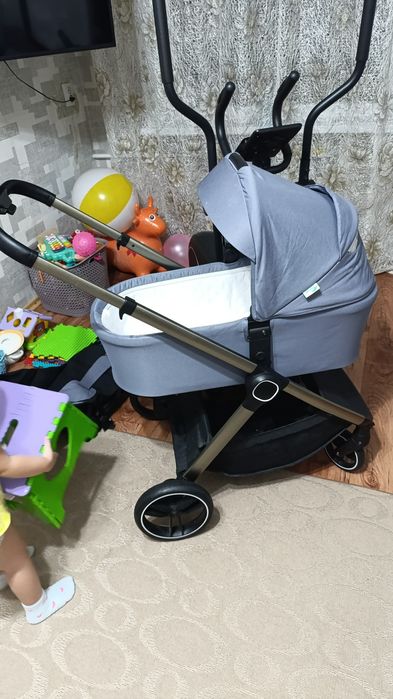 Продам коляску, 2 блока(зимний, летний)