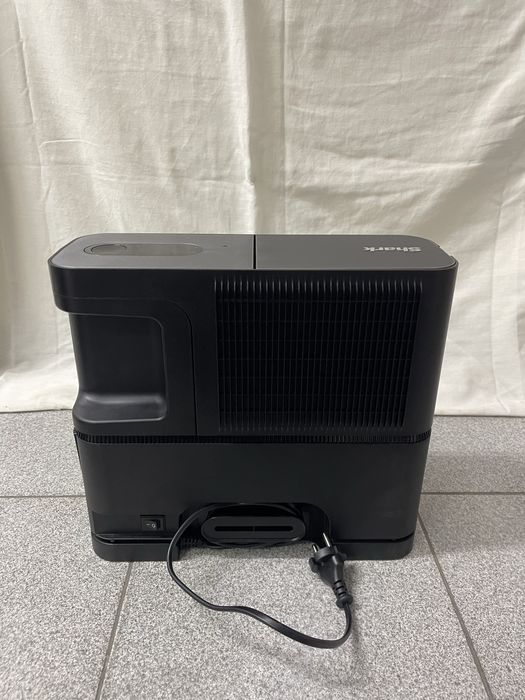 Робот прахосмукачка Shark 2 в 1