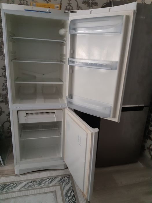 Продается холодильник  Индезит в хорошем состоянии