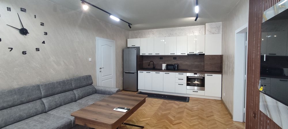 Дава се под наем Тристаен апартамент в Казанлък - 82 кв.м за 398.82 € - Снимка #13