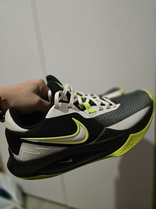Nike Precision 6