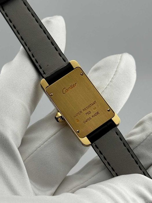 Наручные часы Cartier Tank Americaine