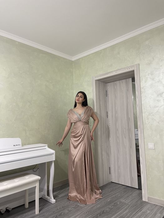 Вечерние платья