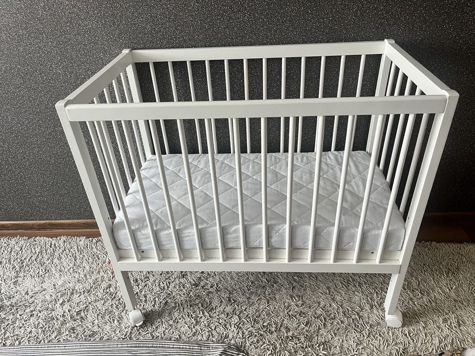 Продается детская кровать и ванночка