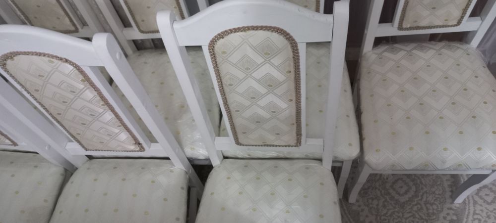 Продам стол с стульями