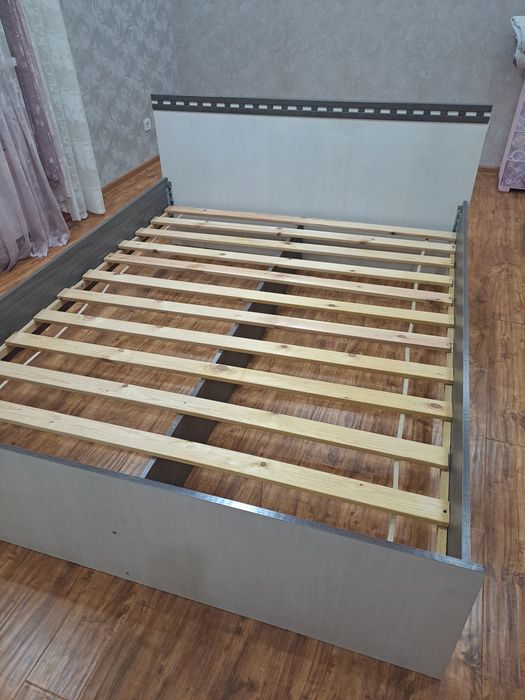 продам двуспальную кровать