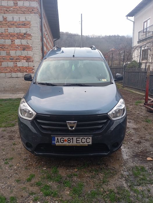 Vând Dacia DOKKER