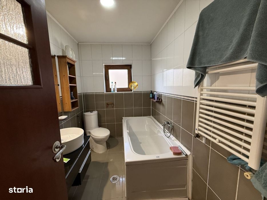 Casa de vanzare – 2 apartamente individuale | 6 camere | Strada Rah