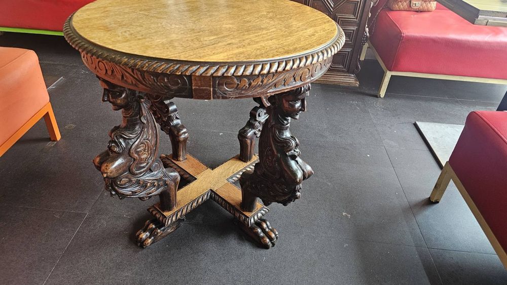 Антична ренесансова маса за кафе