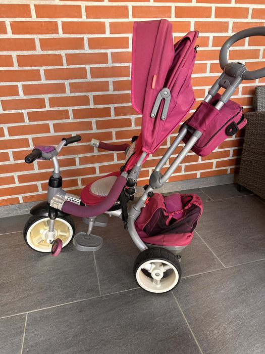 Tricicleta roz cu toate accesoriile