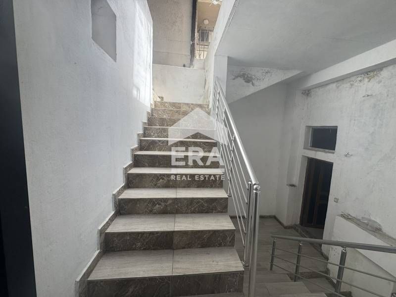 САМО в ЕРА имоти ХАСКОВО! Тристаен апартамент с бизнес помещение