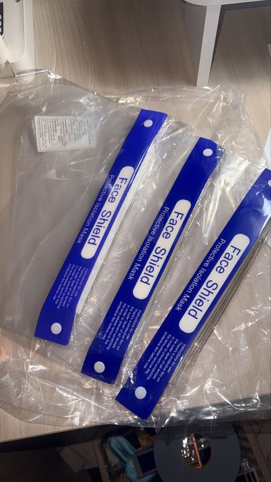 Лампа ikea и маникюрға құралдар