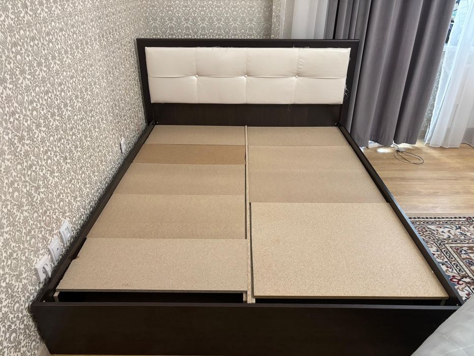Кровать двуспальный
