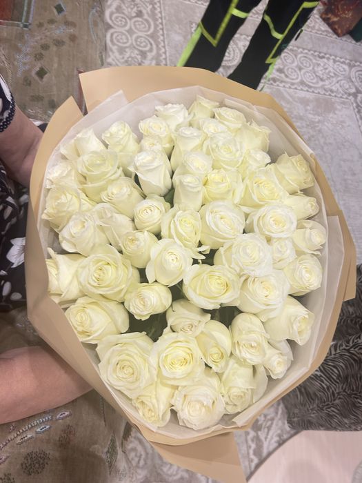 Букет из белых роз