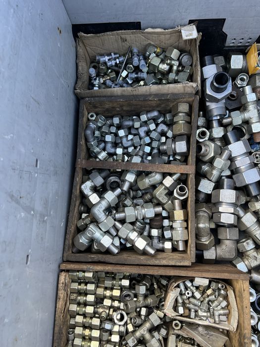 Stoc racorduri, nipluri, fitinguri, conectori metalici NOU