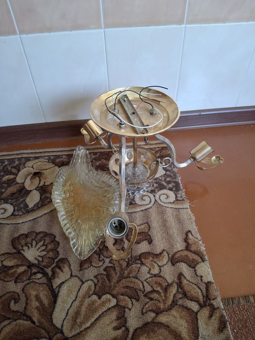 Продаётся люстра