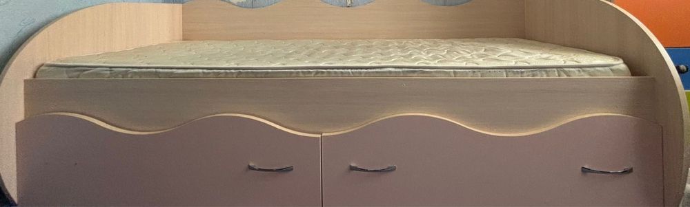 Продам детский шкаф и кровать