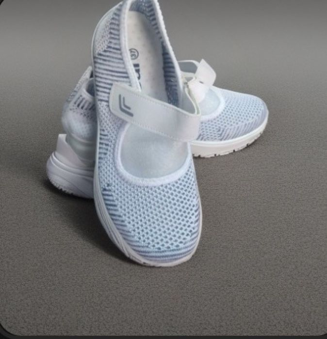 Дамски дишащи маратонки