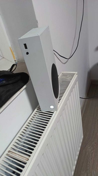 Xbox series s foarte bine întreținut