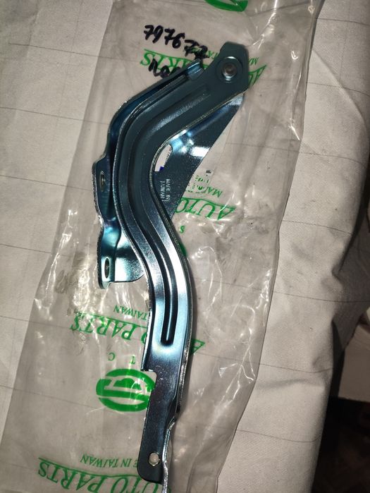 Хундай Акцент петля капота