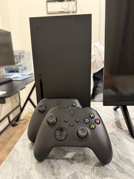 Продам Xbox X 1TB