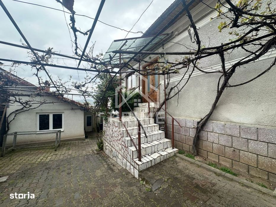 Casa Individuala 115 mp| 5 camere, teren 496 mp| zona Cugir