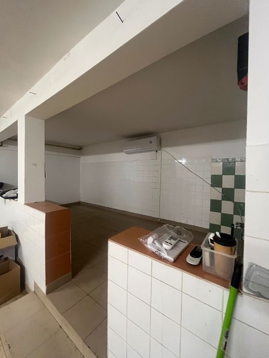 Închiriez casă la curte sector 5