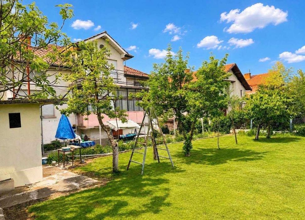 Продава масивна къща в гр.Павел баня