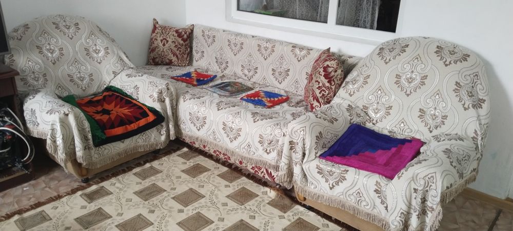 Диван в хорошем состоянии