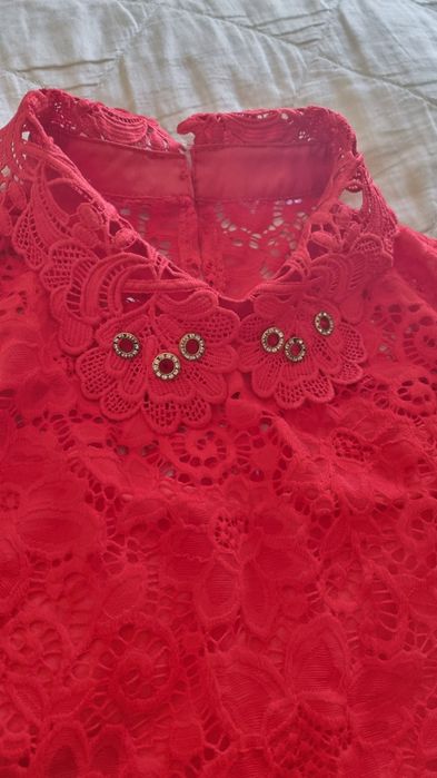 Нова дантелена блуза с яка