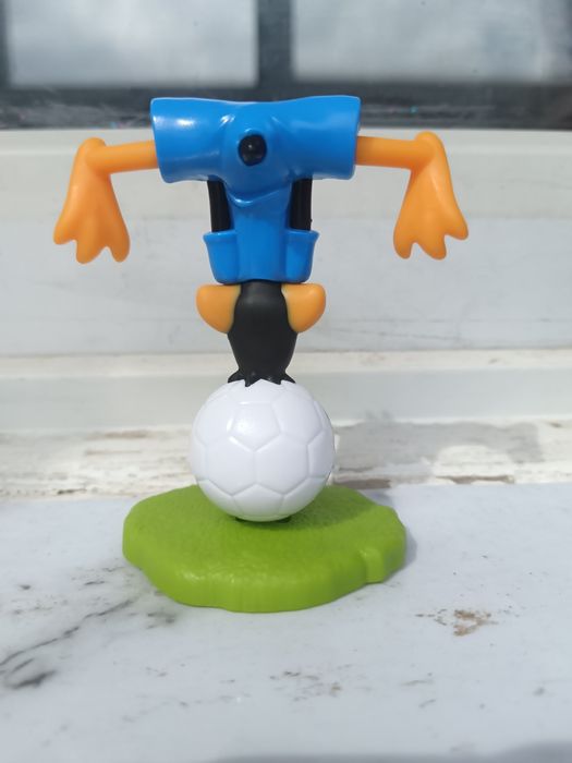 Продам редкую игрушку Daffy Duck
