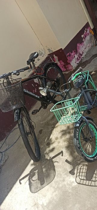 Два велосипеда в рабочем состоянии.