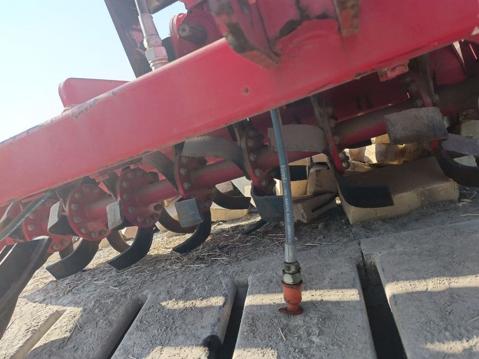 Silindrli frezer 1.60 sm sotiladi tez va arzon. Holati ideal