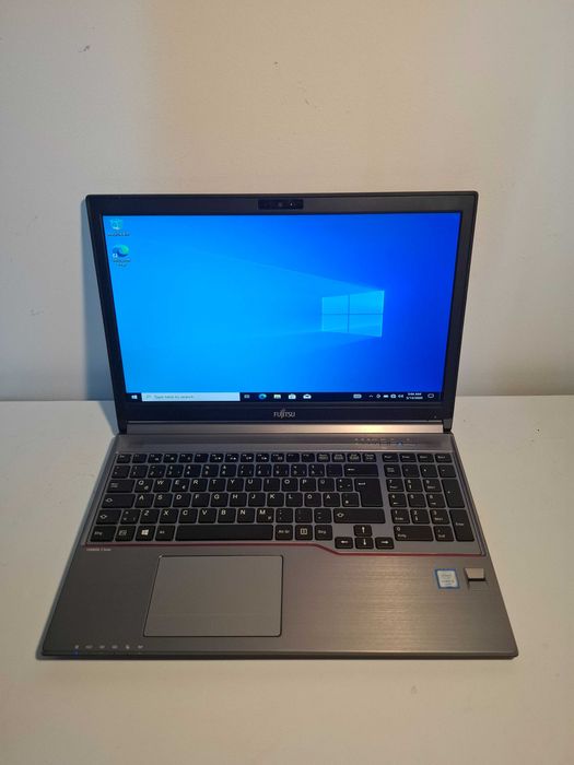 LaptopxFujitsu la 600 lei ,bateria tine 2 - 3 ore