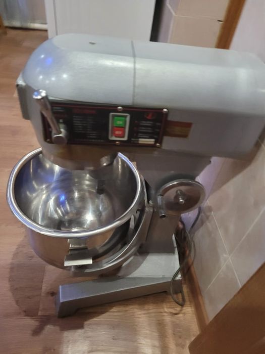 Миксер промышленный 20 литров