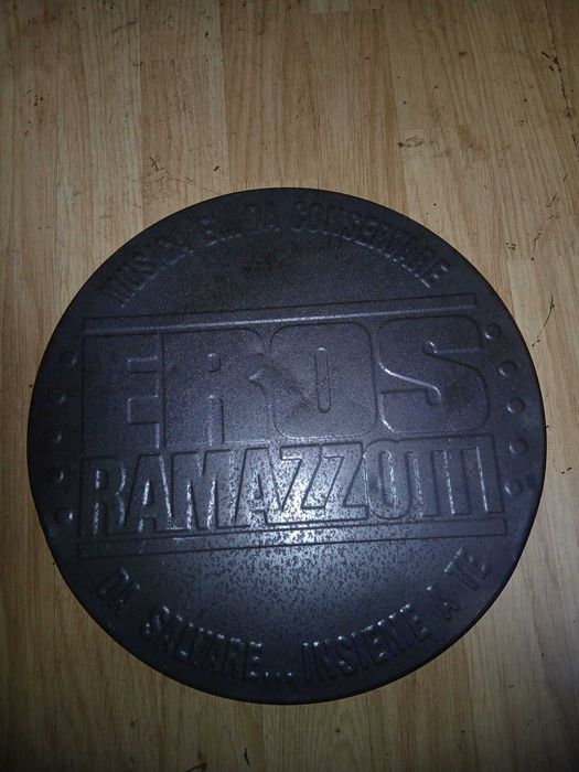 Eros Ramazzotti vinil in cutie de colecție rotundă de tablă