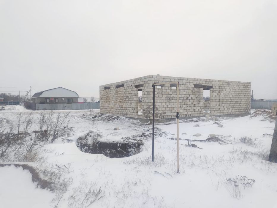 Құршасайдан черновой үй  сатылады.