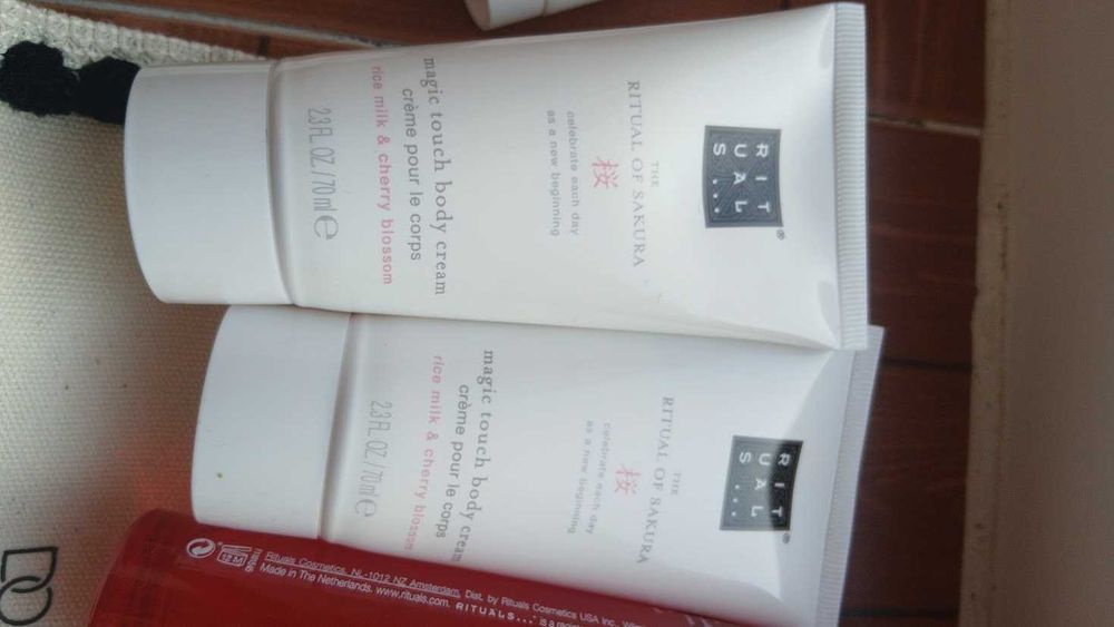 Set Rituals si geanta cosmetica