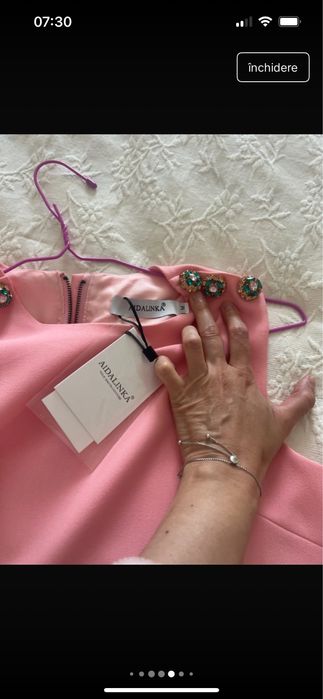 Rochie eleganta cu nasturi bijuterie model dolce gabanna