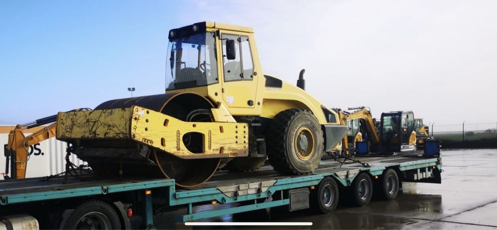 inchiriez Cilindru compactor de 19 tone si 3 tone bomag